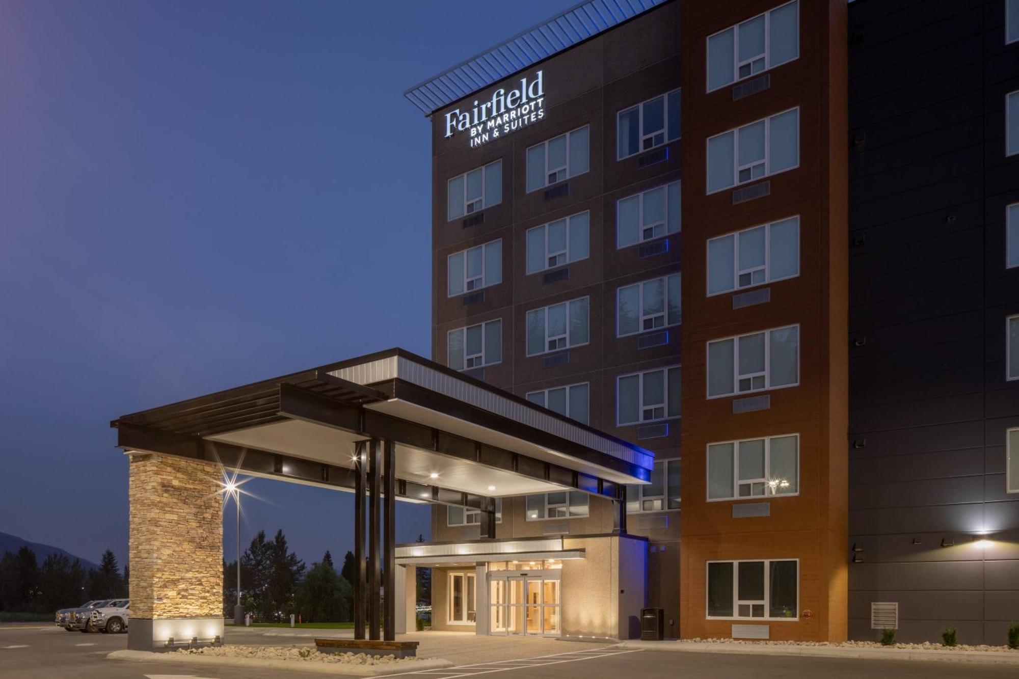 Fairfield By Marriott Inn & Suites เรเวลสโตก ภายนอก รูปภาพ